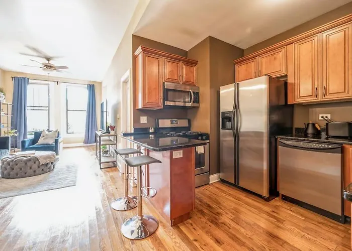 Apartment Lovely 2 Bed 3 Miles From Dt W Free Parking Chicago