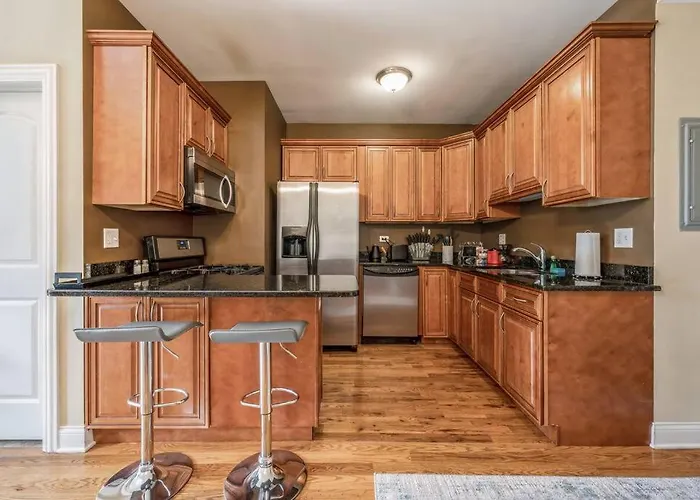 Lovely 2 Bed 3 Miles From Dt W Free Parking Chicago