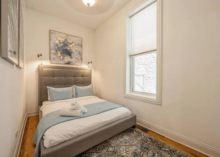 Apartment Lovely 2 Bed 3 Miles From Dt W Free Parking Chicago